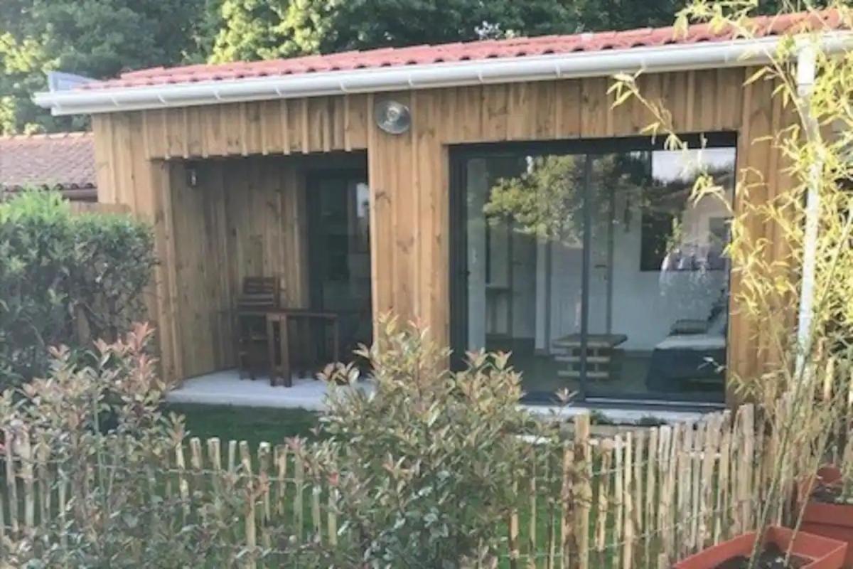Charmante Cabane Bois กูฌ็อง-เมสทราส ภายนอก รูปภาพ